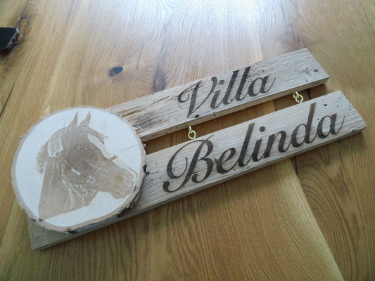 Graviertes Boxenschild aus naturbelassenem Holz